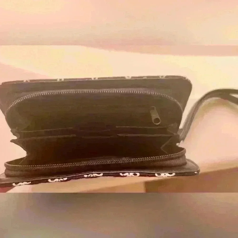 Large Vera Bradley Wallet - Picture 2 of 2